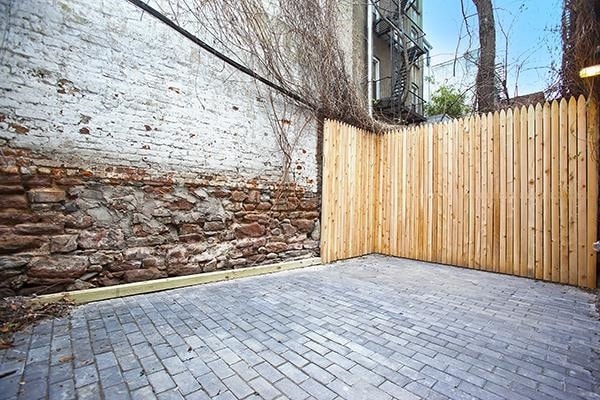 44 Carmine St in New York, NY - Foto de edificio - Building Photo