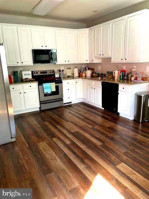 66 Grove Ave in Devon, PA - Building Photo