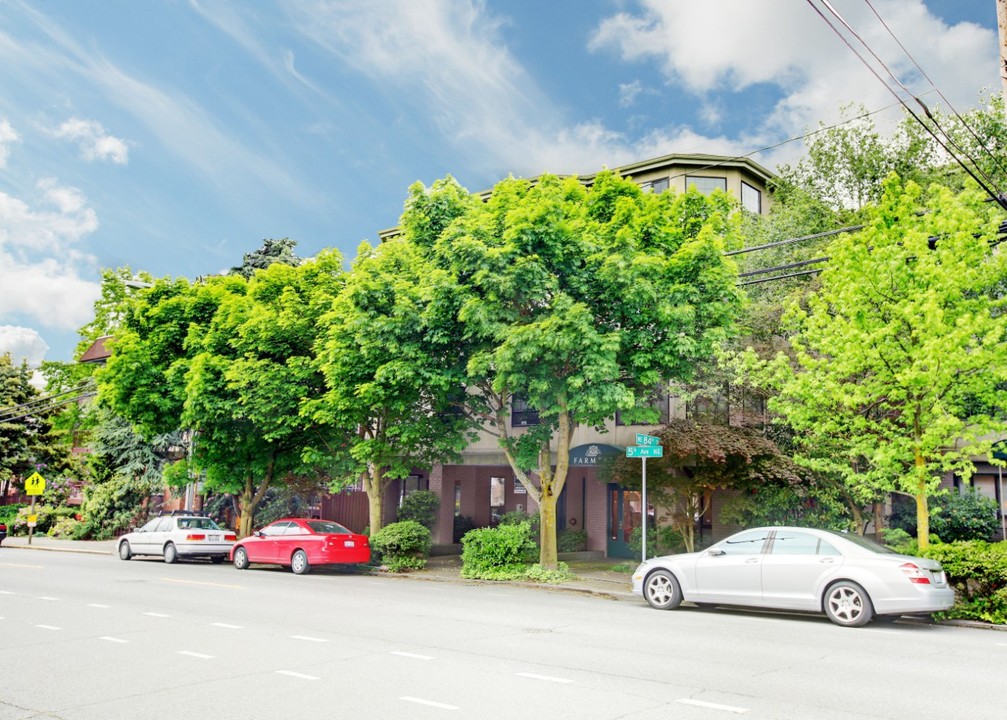 Hillcrest Apartments in Seattle, WA - Building Photo