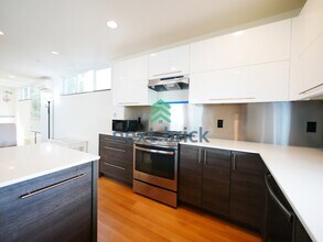 3447 22nd Ave W in Seattle, WA - Building Photo - Building Photo