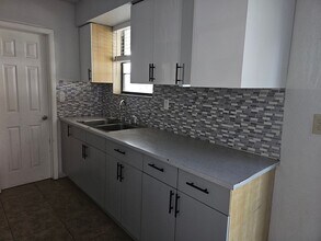 2431 Liberty St in Hollywood, FL - Building Photo - Building Photo