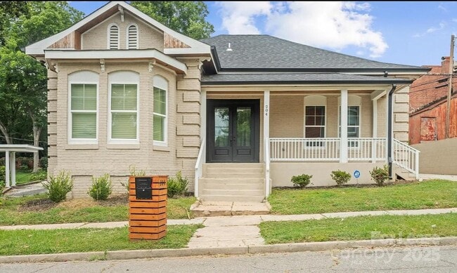 property at 204 W Wade St