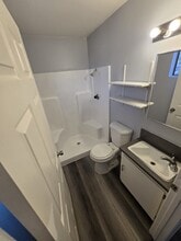 1107 W Pacific Coast Hwy, Unit 5 in Wilmington, CA - Building Photo - Building Photo