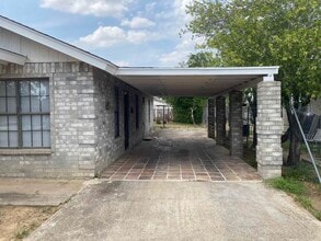 3316 E Ash St in Laredo, TX - Building Photo - Building Photo