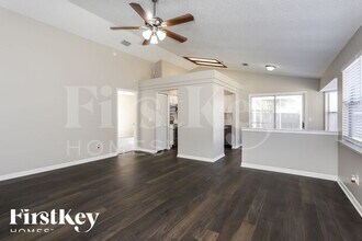 6736 Newgate Cir E in Jacksonville, FL - Building Photo - Building Photo