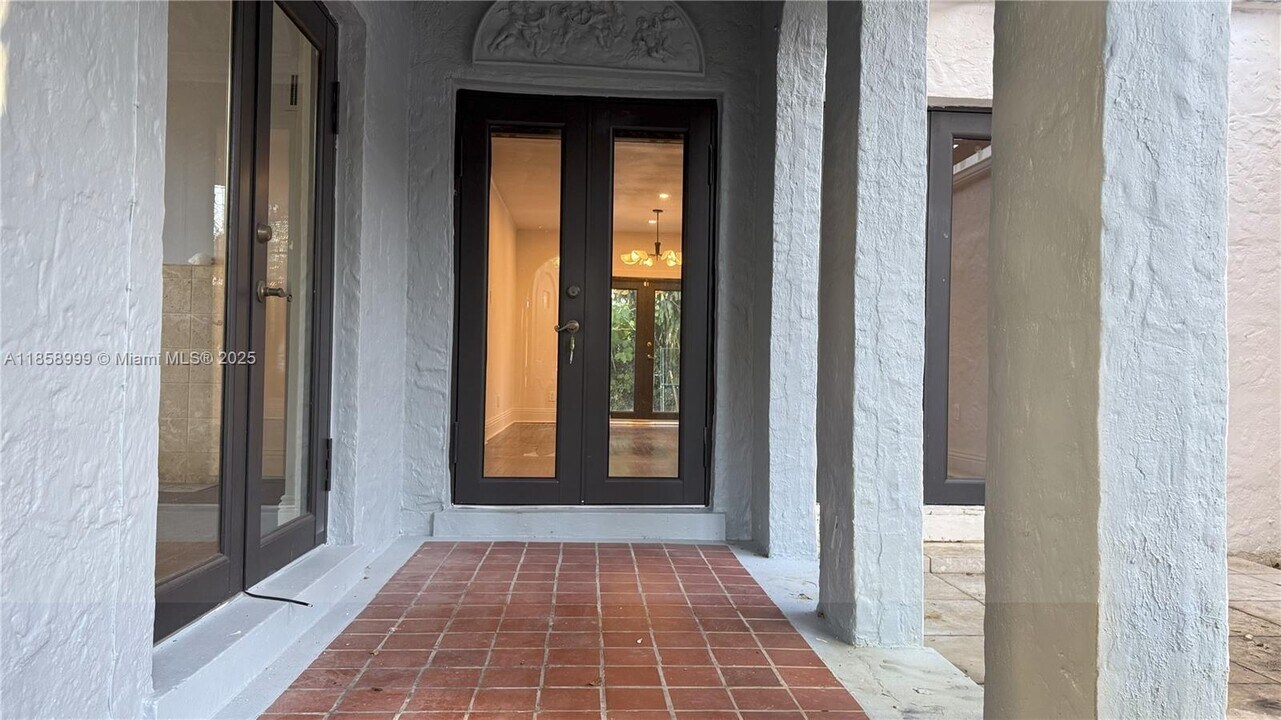 322 Viscaya Ave in Coral Gables, FL - Building Photo