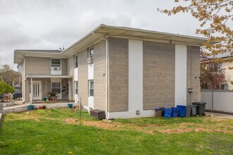 63 Titus Ave in Staten Island, NY - Foto de edificio - Building Photo