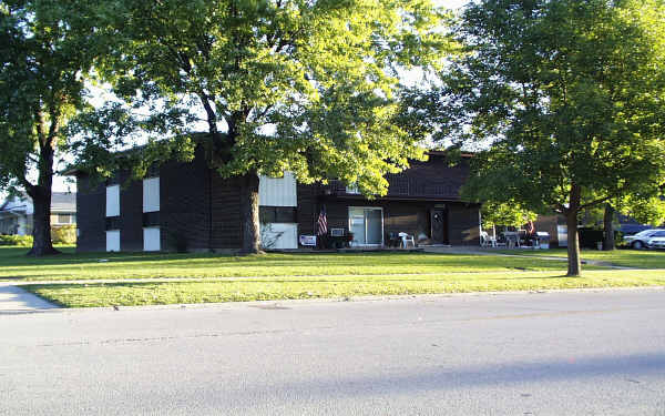 1 N May St in Addison, IL - Foto de edificio