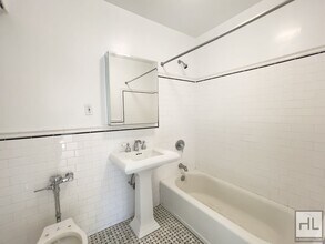 Christopher Street, Unit 4I in New York, NY - Foto de edificio - Building Photo