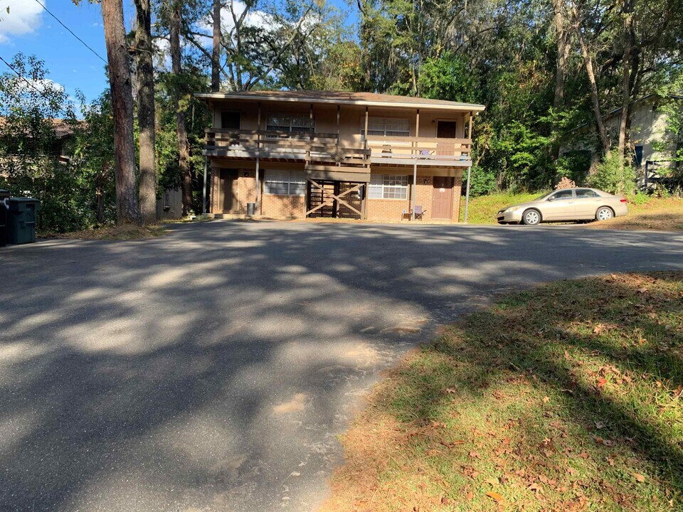 2517 Old Bainbridge Rd in Tallahassee, FL - Building Photo