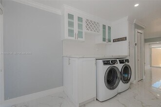 6325 SW 138th Ct in Miami, FL - Building Photo - Building Photo