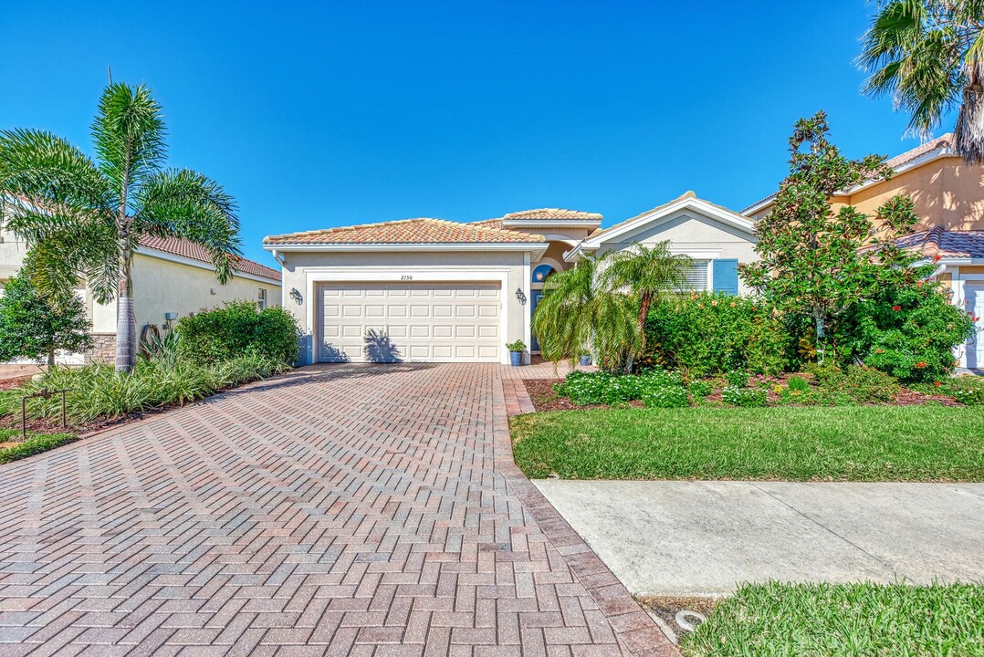 2150 Snapdragon Ln in Venice, FL - Building Photo