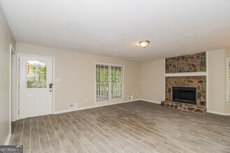 345 Justin Dr in Dallas, GA - Building Photo - Building Photo