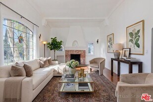 144 S La Peer Dr in Beverly Hills, CA - Building Photo