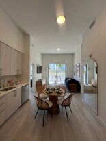 1337 NW 32nd St, Unit C2 in Miami, FL - Building Photo