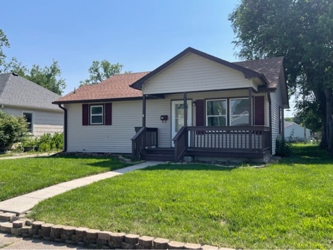 property at 1000 N Hewett Ave