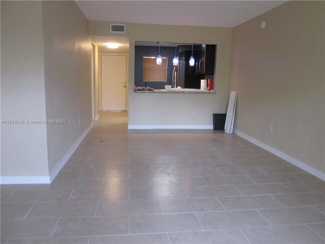 901 NE 209th Terrace in Miami, FL - Building Photo - Building Photo