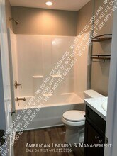 241 S 2nd St in Huntington, TX - Building Photo - Building Photo