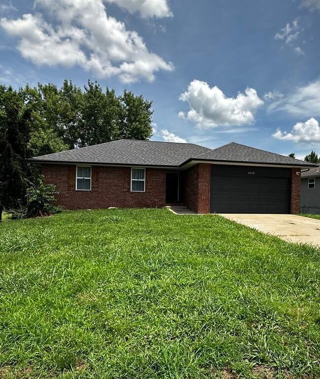 property at 3349 W Deerfield St