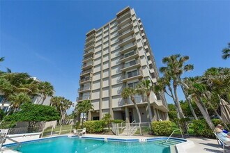 4822 Ocean Blvd in Siesta Key, FL - Building Photo - Building Photo