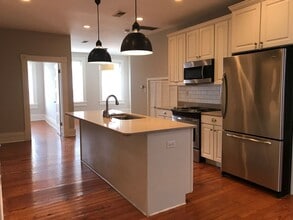 692 N High St in Columbus, OH - Foto de edificio - Interior Photo