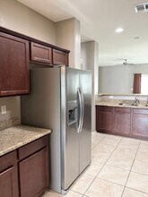 7242 N 77th Dr in Glendale, AZ - Building Photo - Building Photo