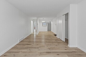 4054 Stonehenge Dr in Sylvania, OH - Building Photo - Building Photo