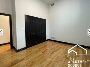 2842 W Augusta Blvd, Unit 2 in Chicago, IL - Foto de edificio - Building Photo