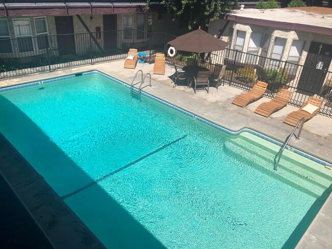 Cedros Apartments