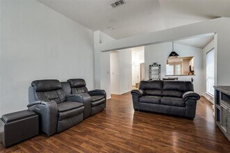607 Lone Star Park Ln in Ponder, TX - Building Photo - Building Photo