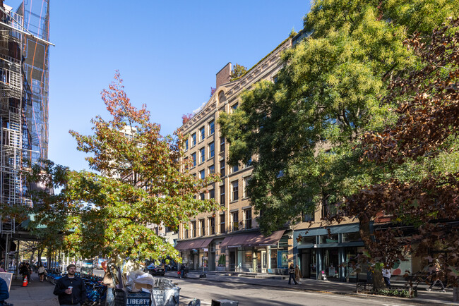 457-461 W Broadway in New York, NY - Foto de edificio - Building Photo