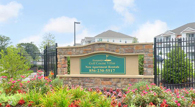 Pennsauken Golf Course Villas in Pennsauken, NJ - Foto de edificio - Building Photo