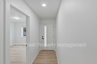 822 S 19th St in Philomath, OR - Building Photo - Building Photo