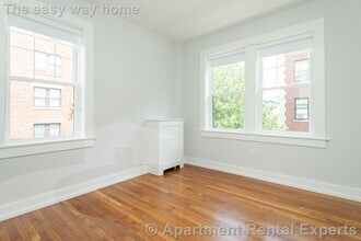 16 Forest St, Unit #41 in Cambridge, MA - Foto de edificio - Building Photo