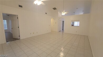 1010 SE 12th Terrace in Cape Coral, FL - Building Photo - Building Photo