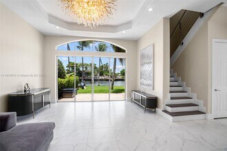 1580 Shoreline Way in Hollywood, FL - Building Photo - Building Photo