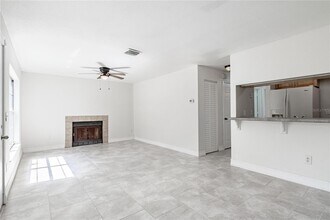 1404 Northlake Dr, Unit 1404 in Sanford, FL - Building Photo - Building Photo