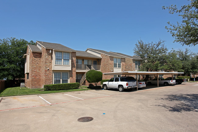 Berry Trail in Dallas, TX - Foto de edificio - Building Photo