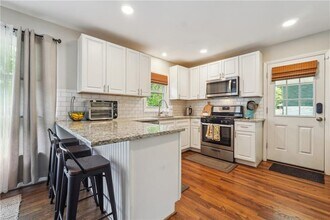 3483 Glensford Dr in Decatur, GA - Building Photo - Building Photo