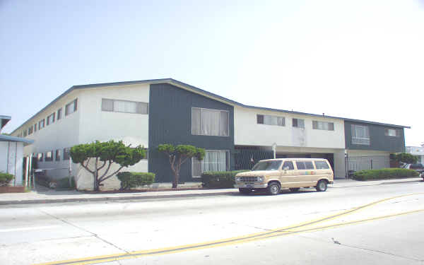 409 E Market St in Long Beach, CA - Foto de edificio - Building Photo