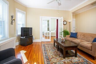 18 Hunt St in Watertown, MA - Building Photo - Building Photo