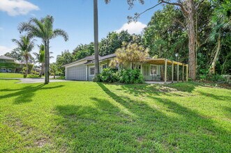 6225 Pine Dr in Hypoluxo, FL - Building Photo - Building Photo