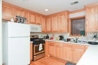 824 W Buckingham Pl, Unit 3 in Chicago, IL - Foto de edificio - Building Photo