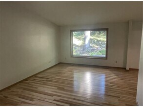 14810 Lloyds Dr in Minnetonka, MN - Building Photo - Building Photo