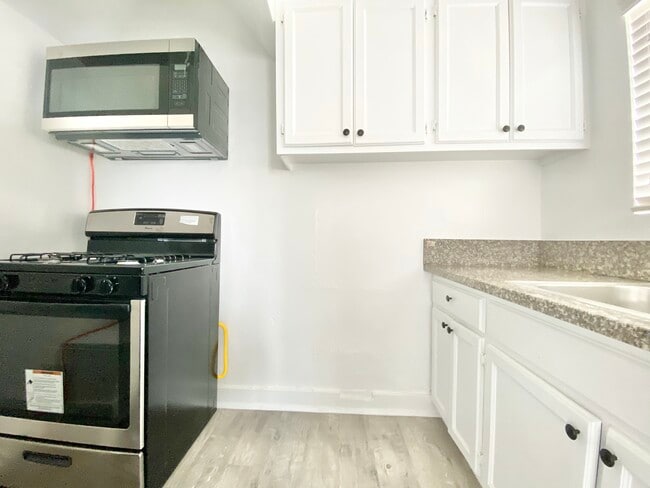 975 S Oxford Ave in Los Angeles, CA - Building Photo - Building Photo