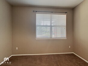 9637 E 5th Ave, Unit 101 in Denver, CO - Building Photo - Building Photo