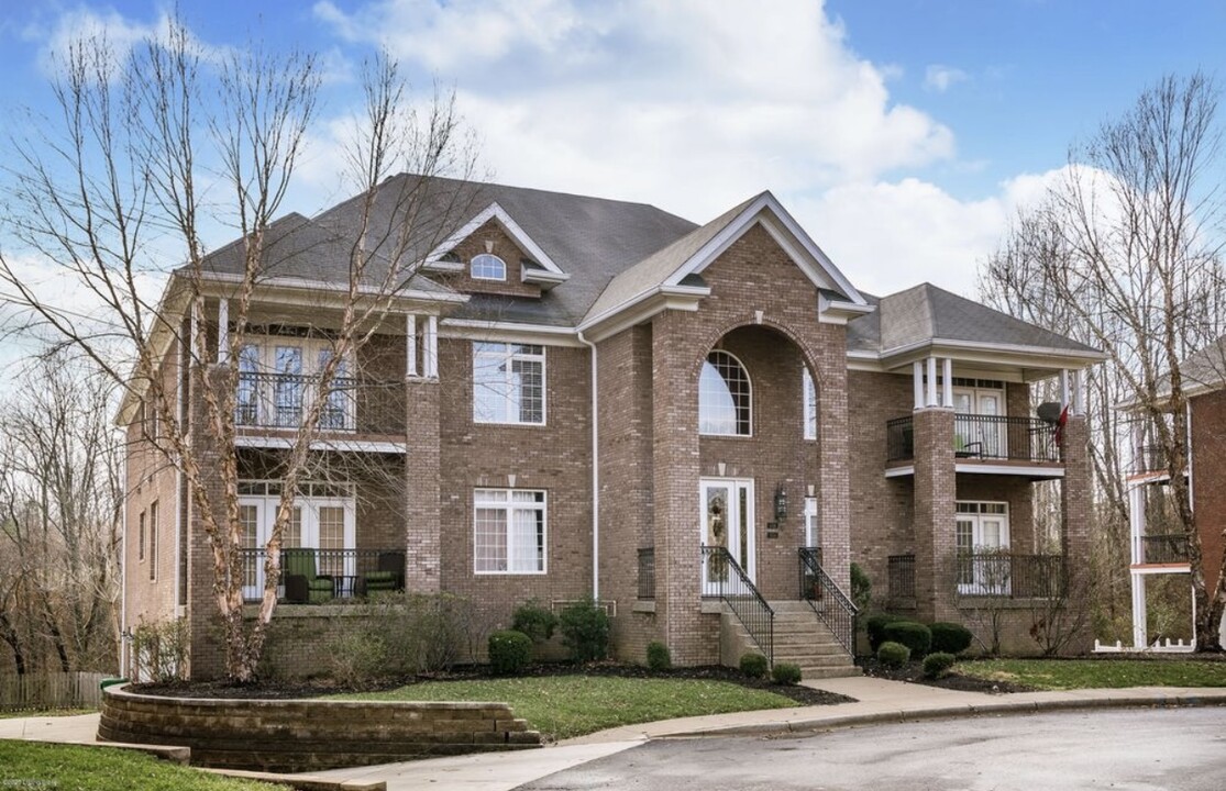 15328 Royal Troon Ave in Louisville, KY - Building Photo