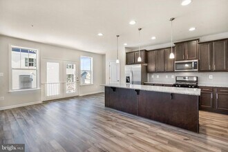 5892 Bella Marie Wy in Frederick, MD - Building Photo - Building Photo