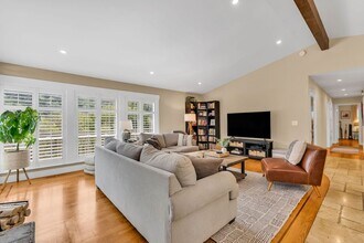 9 Arcangel Ct in Fairfax, CA - Building Photo - Building Photo