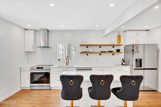 64 Green Island Ave in Latham, NY - Building Photo - Building Photo